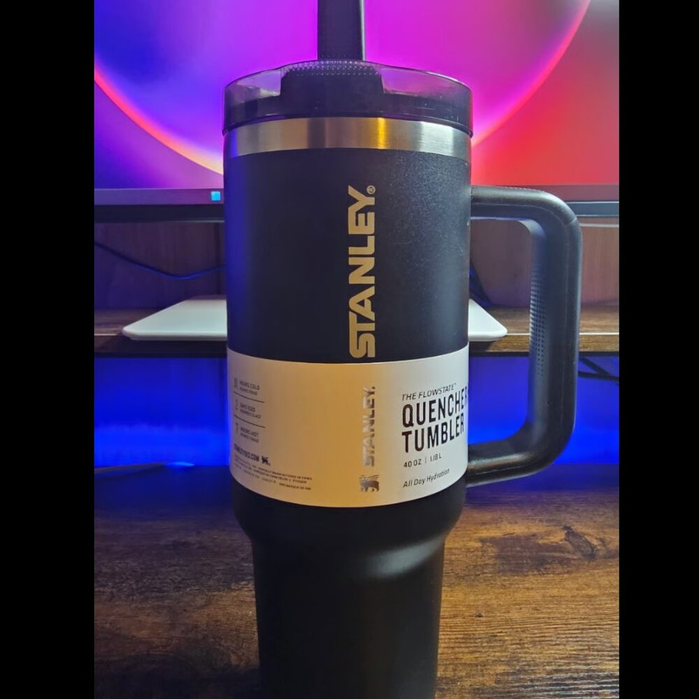 Stanley 40oz Black flip top tumbler
